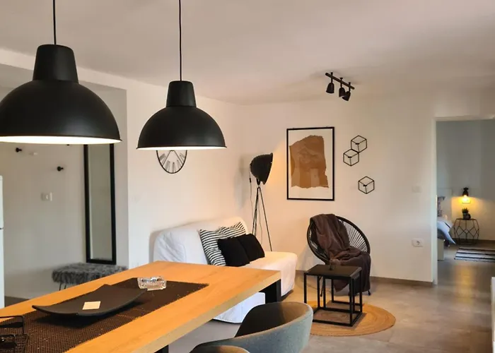 Zara Lejlighed Banjole